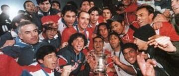 10 de julio de 1997. En revancha de la final del Torneo de Apertura, Universidad Católica vence a Colo Colo por 3-0 y revierte el marcador en el Estadio Nacional con goles de Alberto Acosta, David Bisconti y Ricardo Lunari (había sido 1-0 a favor de los albos en la ida). Así, tras 10 años sin conseguir Torneos Nacionales, la UC se corona campeón.