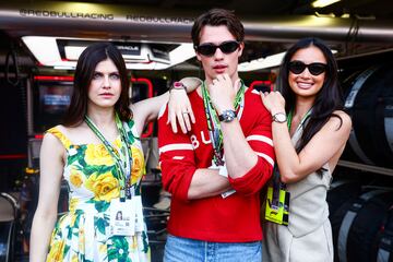 Alexandra Daddario, Nicholas Galitzine y Kelsey Merritt.