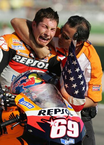 La temporada 2006 fue el año de su consagración. Hasta Valencia, último GP de la campaña, no se resolvería quien ser­ía el campeón. Rossi era líder del mundial, con 8 puntos de ventaja sobre Nicky Hayden, y una caída del italiano, que finalmente quedó 13º, hizo que la tercera posición del estadounidense le valiera para proclamarse campeón del Mundo.