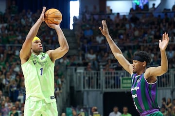 Anderson lanza ante Taylor.