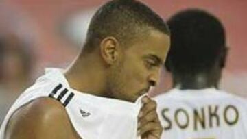 <b>DECISIVO.</B> Una vez más, el base estadounidense Bullock ha sido determinante para el Real Madrid.