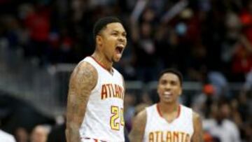 Kent Bazemore celebra un triple durante el partido ante los Wizards.