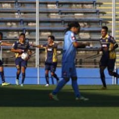 Barnechea gana pero no sale de la zona de descenso