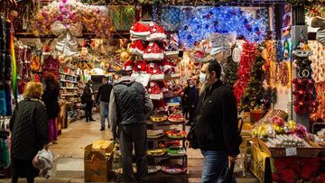 El aviso de la OMS: "Si nos abrazamos en Navidad, los brotes pueden ser brutales"