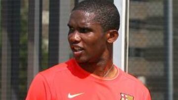 <b>PREPARADO PARA VIAJAR A ESCOCIA.</b> Etoo y el resto del equipo tendrán hoy el último entrenamiento antes de viajar a Escocia, donde el Barça se instalará desde el próximo lunes al sábado que viene para preparar la pretemporada. El camerunés sigue siendo azulgrana.