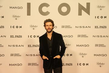 Diego Martín posa en la alfombra roja de la gala por el décimo aniversario de 'Icon' celebrada en el Consulado Italiano de Madrid.