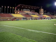 Así estaba el césped del estadio del Navalcarnero antes del partido de Copa contra el Getafe.