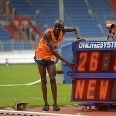 Kiplimo asombra y Cheptegei defrauda en Ostrava