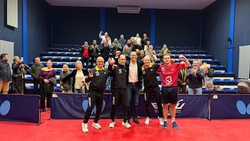 Los jugadores del Cajasur Priego celebran su pase a cuartos de final