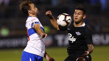 José Pedro Fuenzalida destaca en el duelo de Universidad Católica ante Libertad por Copa Libertadores.