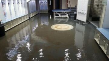 Vestuarios del estadio de Balaídos inundados a causa de las intensas lluvias caídas en las últimas horas.