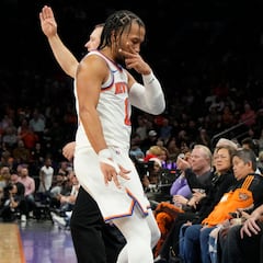 Why does Jalen Brunson put a hand in front of his face when he scores a 3-pointer?