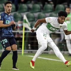 Johan Mojica llega a Barcelona y Francisco viaja con cuatro bajas