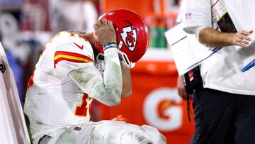 JACKSONVILLE, FLORIDA - OCTOBER 06: Patrick Mahomes #15 of the Kansas City Chiefs reacts against the Kansas City Chiefs during the fourth quarter at EverBank Stadium on October 06, 2025 in Jacksonville, Florida. Megan Briggs/Getty Images/AFP (Photo by Megan Briggs / GETTY IMAGES NORTH AMERICA / Getty Images via AFP)