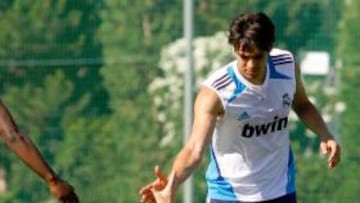 <b>VUELTA AL 22. </b>Kaká cogió el '8' cuando llegó al Madrid. Su mítico '22' en el Milán le vuelve a esperar.