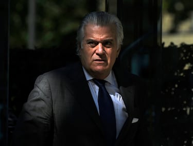 El extesorero del Partido Popular (PP), acumula condenas que suman más de 30 años de prisión por diversas piezas del caso Gürtel y la financiación ilegal del PP. No obstante, el pasado 17 de diciembre de 2024 obtuvo la libertad condicional tras cumplir las dos terceras partes de su condena máxima efectiva y pagar la responsabilidad civil. 