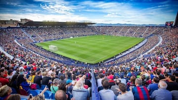 Las gradas del Ciutat de València frente al Barcelona.