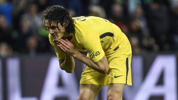 Cavani bromea con su fallo clamoroso: &quot;Mamita Edi...&quot;