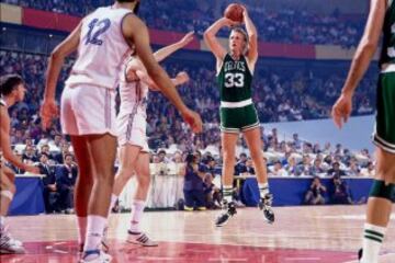 Larry Bird en el primer partido del cuadrangular ante la selección yugoslava.