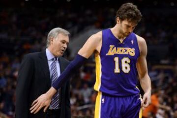 Pau Gasol pasó por momentos difíciles durante estos dos años. Rumores de traspasos, problemas en el campo, mala relación con el técnico...