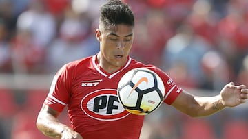 Futbol, Palestino vs Union La Calera
Primera fecha, campeonato nacional 2018
El jugador de Union La Calera Brian Fernandez controla el balon durante el partido de primera division contra Palestino en el estadio La Cisterna de Santiago, Chile.
03/02/201