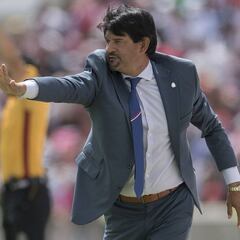 Cardozo ya piensa en refuerzos para el Rebaño Sagrado