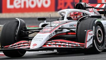 Esteban Ocon con el Haas durante el GP de China de F1.