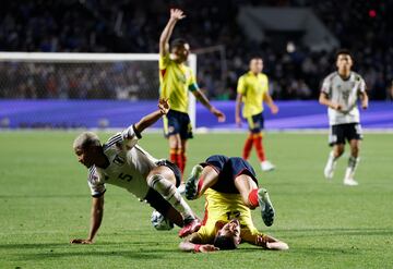 Jhon Jáder Durán y un golazo de chilena de Rafael Santos Borré le dieron la vuelta al marcador tras el primer tanto de Mitoma. Lorenzo mantiene su invicto con la Selección Colombia.