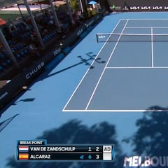 ¿Qué es esto de Alcaraz? Si no le coge ni la cámara...