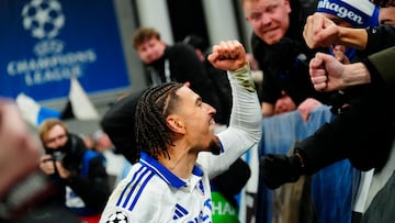 Copenhagen (Denmark), 26/11/2025.- Jordan Larsson of FC Copenhagen celebrates after scoring the 2-0 goal during the UEFA Champions League match between FC Copenhagen and Kairat Almaty at Parken in Copenhagen, Denmark, 26 November 2025. (Liga de Campeones, Dinamarca, Jordania, Copenhague) EFE/EPA/Ida Marie Odgaard DENMARK OUT