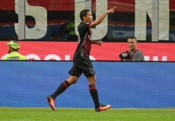 Bacca sigue respondiendo con goles; Lazio es su nueva víctima