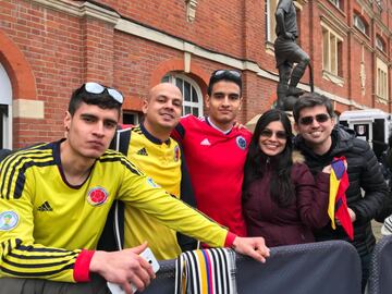 Hinchas de Colombia en el Craven Cottage de Londres para apoyar a su Selección ante Australia