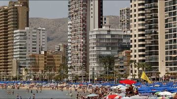 Un británico es detenido en Benidorm tras negarse a usar mascarilla y agredir a un policía