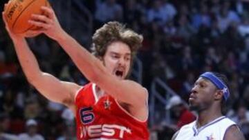 <b>REPITE. </b>Pau Gasol, ante Ben Wallace, en el Partido de las Estrellas de la edición de Houston, en 2006.