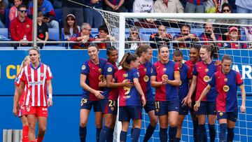 SANT JOAN D'ESPÍ (BARCELONA), 13/04/2025.- Las jugadoras del Fc Barcelona celebran uno de los goles durante el encuentro correspondiente a la jornada 25 de la Liga F entre Fc Barcelona y el Atlético de Madrid en el estadio Johan Cruyff de la localidad barcelonesa de Sant Joan Despi. EFE/ Quique García