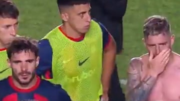 Iker Muniain y sus compañeros después de la derrota de San Lorenzo contra Tigre.