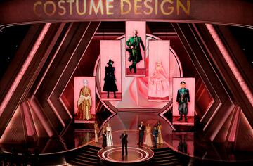 Paul Tazewell recoge el Oscar al mejor vestuario por 'Wicked', la cinta de  Jon M. Chu