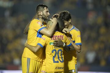  Representa a la Universidad Autónoma de Nuevo León, que maneja al equipo junto a la empresa Sinergia Deportiva. Llegaron a Primera División en 1974, lograron dos campeonatos (1977-1978, 1981-1982), descendieron en 1996, volvieron al año siguiente y atraviesan ahora una era dorada con tres títulos en seis años. Tomas Boy, Gerónimo Barbadillo y el recientemente fallecido Carlos Miloc son algunas de sus leyendas.