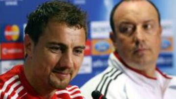 Jerzy Dudek y Rafa Benítez en una imagen de archivo, diciembre de 2006.