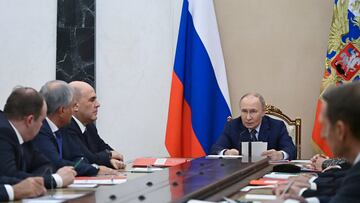 Russian President Vladimir Putin chairs a meeting with members of the Security Council at the Kremlin in Moscow, Russia September 22, 2025. Sputnik/Alexander Kazakov/Pool via REUTERS ATTENTION EDITORS - THIS IMAGE WAS PROVIDED BY A THIRD PARTY.