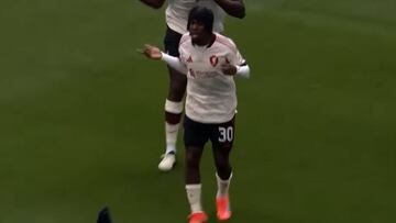 La joya que pulió Xabi Alonso mete el gol de la temporada en su estreno oficial con el Liverpool