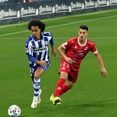 Guidetti se reivindica en La Rosaleda con un doblete