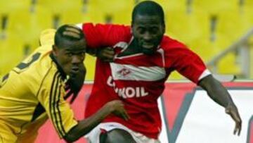 <b>DESÁNIMO. </b>Fernando Sanz, en su despacho de La Rosaleda.