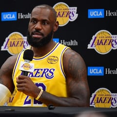 Un aficionado demanda a LeBron