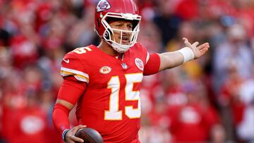 KANSAS CITY, MISSOURI - OCTOBER 22: Patrick Mahomes #15 of the Kansas City Chiefs reacts to a false start during the third quarter against the Los Angeles Chargers at GEHA Field at Arrowhead Stadium on October 22, 2023 in Kansas City, Missouri.   Jamie Squire/Getty Images/AFP (Photo by JAMIE SQUIRE / GETTY IMAGES NORTH AMERICA / Getty Images via AFP)