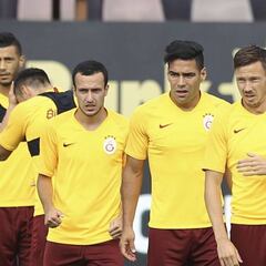 Falcao regresa a España para continuar con su recuperación