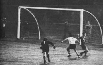 &iexcl;Se pas&oacute;, se pas&oacute;! El famoso gol a Emelec en el estadio Nacional en 1973.