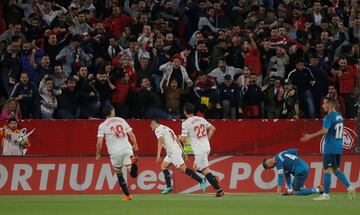 1-0. Ben Yedder celebró el primer gol.