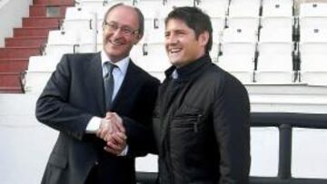 Fernández junto a Fàbregas.