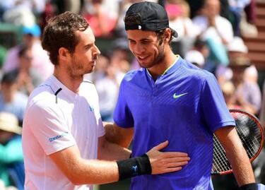 Murray sweeps past Khachanov into French Open quarters